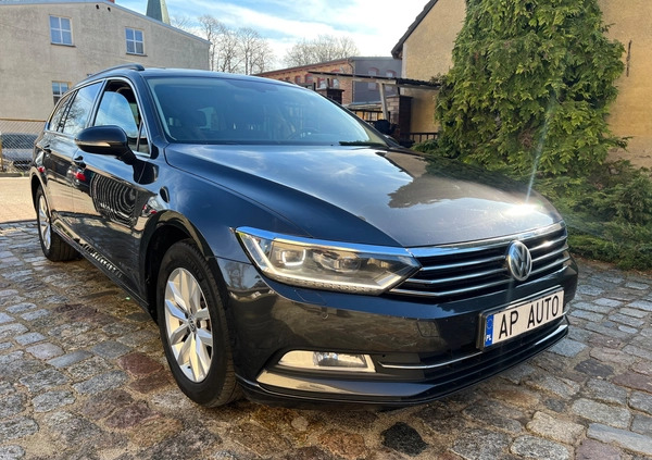 Volkswagen Passat cena 57900 przebieg: 220000, rok produkcji 2018 z Kostrzyn nad Odrą małe 562